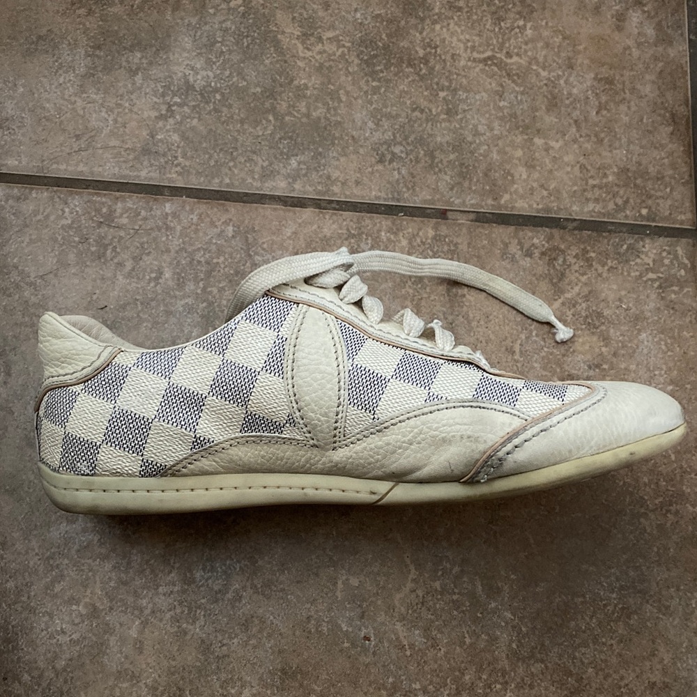 Louis Vuitton Sneakers Size 39 - Picture 2 of 7